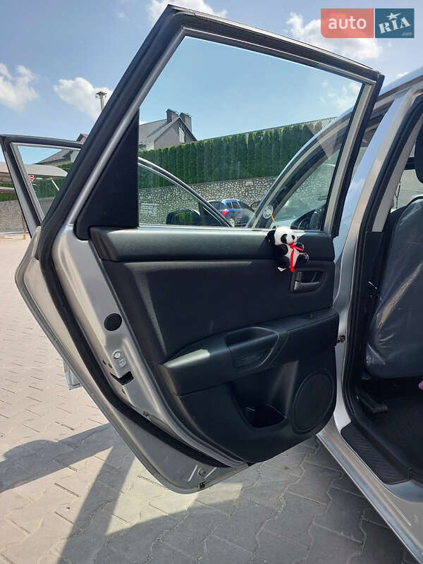 Хэтчбек Mazda 3 2006 в Тернополе