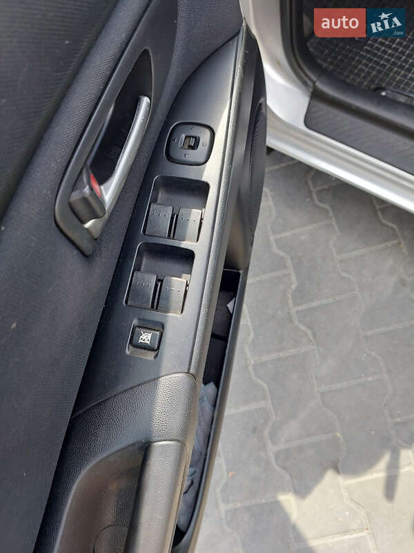 Хэтчбек Mazda 3 2006 в Тернополе