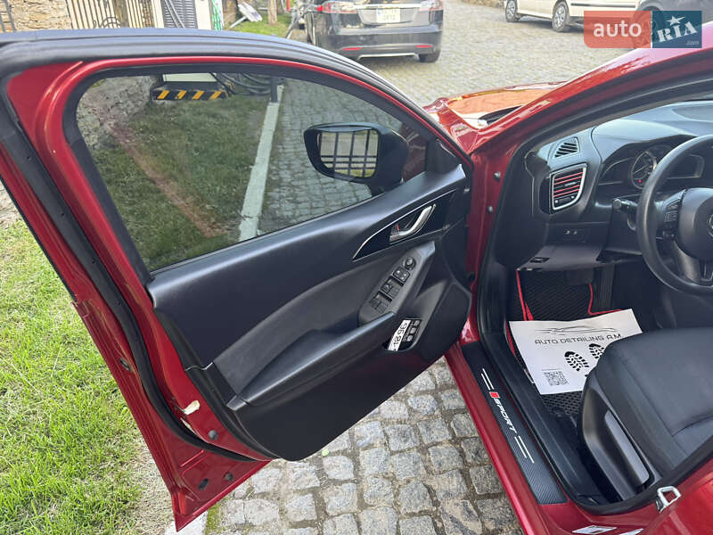 Седан Mazda 3 2015 в Ирпене