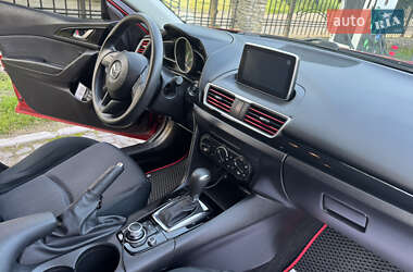 Седан Mazda 3 2015 в Ирпене
