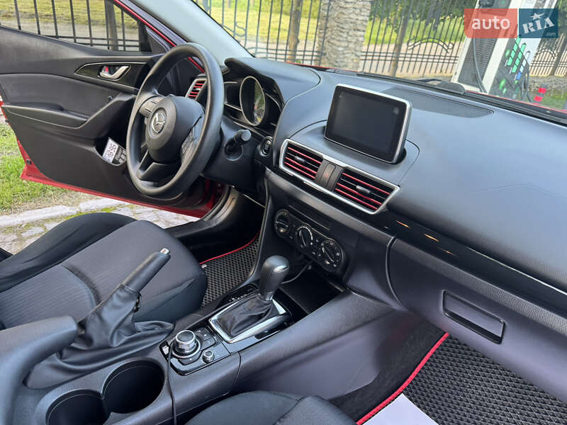 Седан Mazda 3 2015 в Ирпене