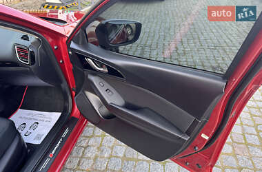 Седан Mazda 3 2015 в 