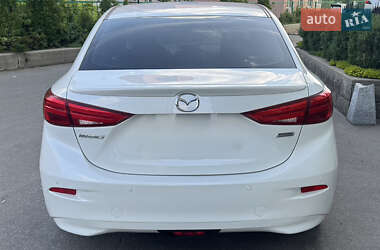 Седан Mazda 3 2013 в 
