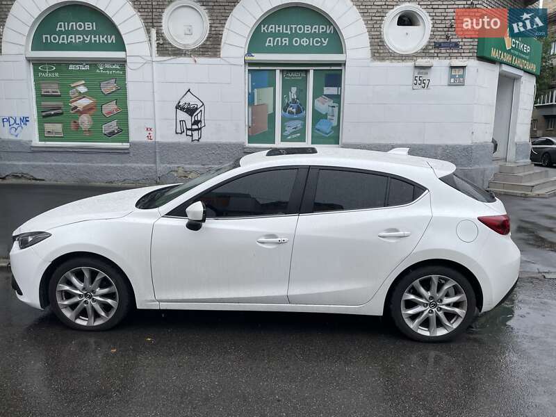 Хэтчбек Mazda 3 2015 в Киеве