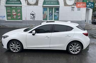 Хэтчбек Mazda 3 2015 в 