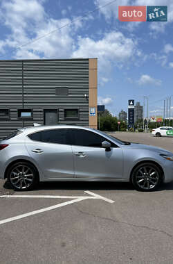 Хэтчбек Mazda 3 2017 в Киеве