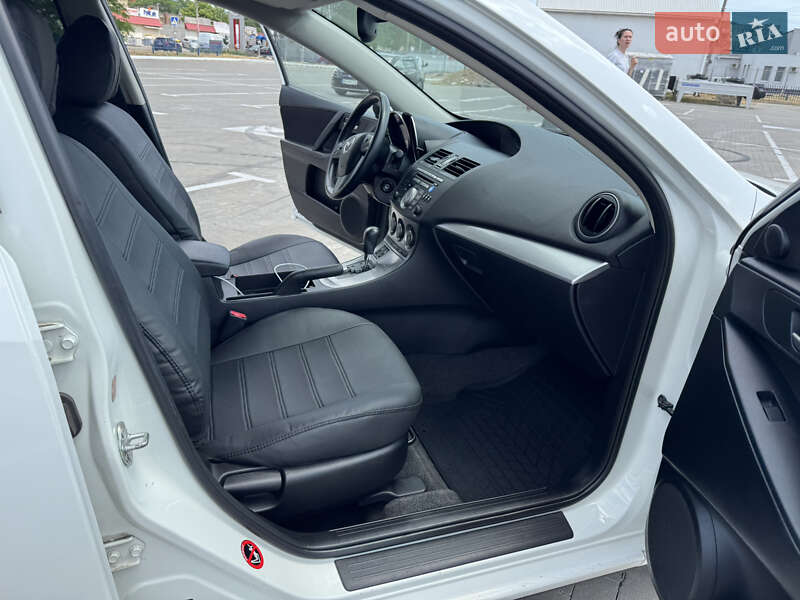 Седан Mazda 3 2011 в Одесі