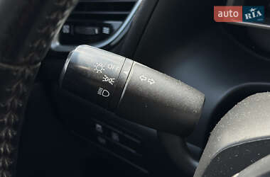 Седан Mazda 3 2013 в 