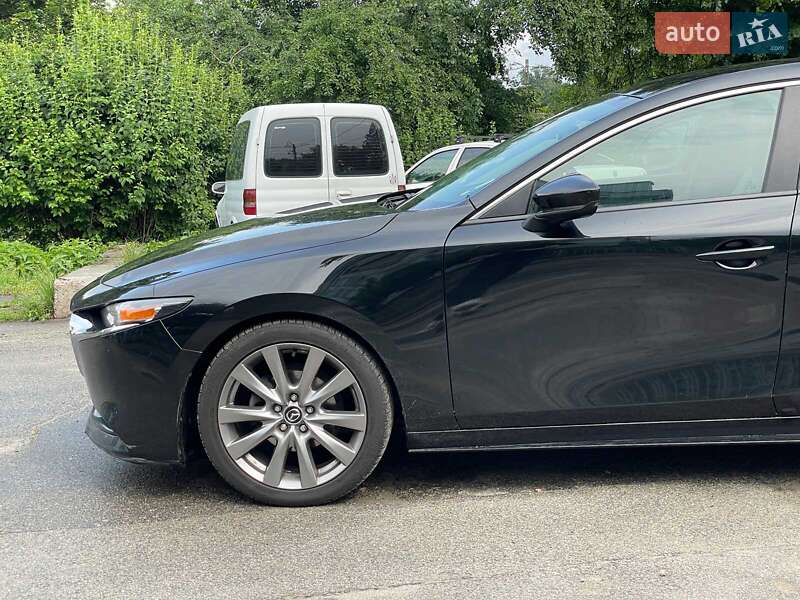Седан Mazda 3 2019 в Киеве