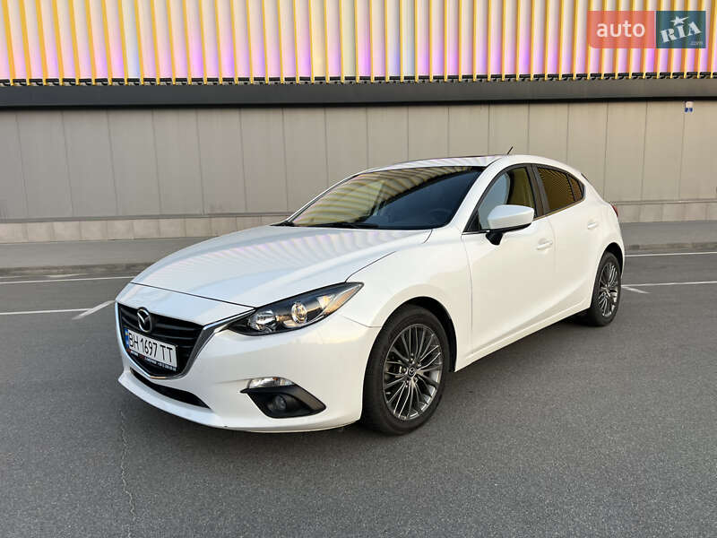 Хэтчбек Mazda 3 2015 в 