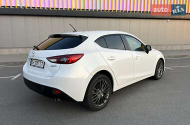 Хэтчбек Mazda 3 2015 в 