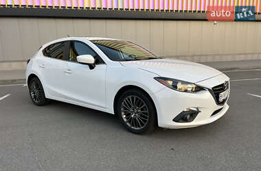 Хэтчбек Mazda 3 2015 в 