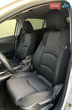 Хэтчбек Mazda 3 2015 в 