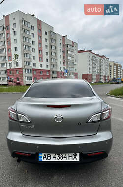 Седан Mazda 3 2011 в 