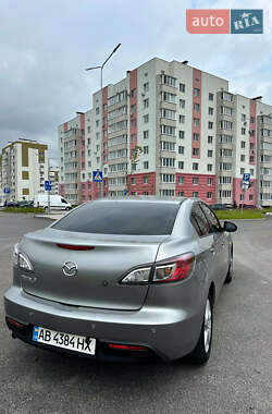 Седан Mazda 3 2011 в 