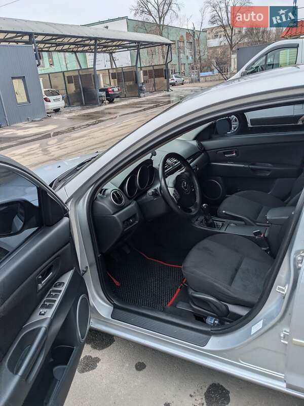Седан Mazda 3 2007 в Днепре