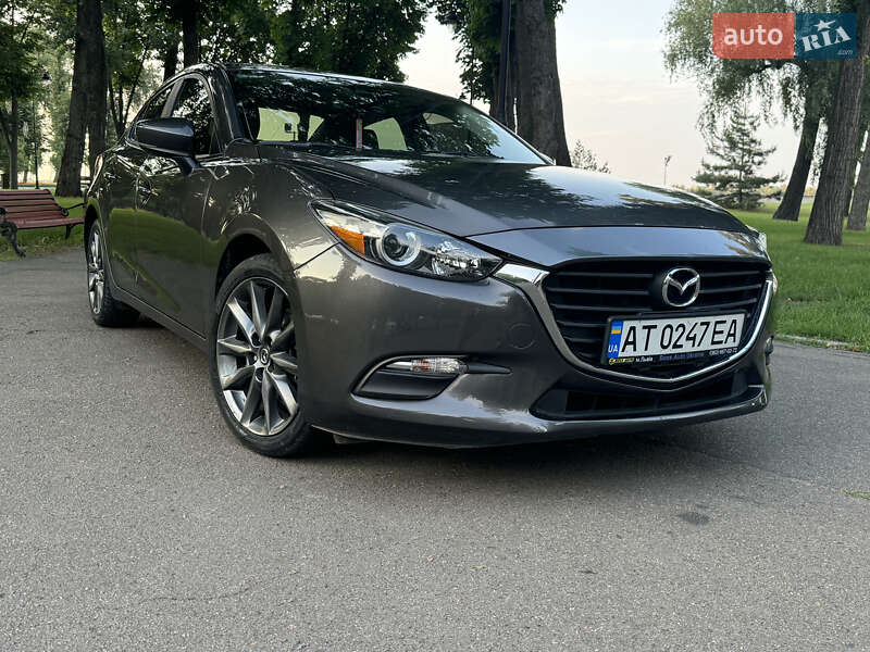 Седан Mazda 3 2017 в Киеве