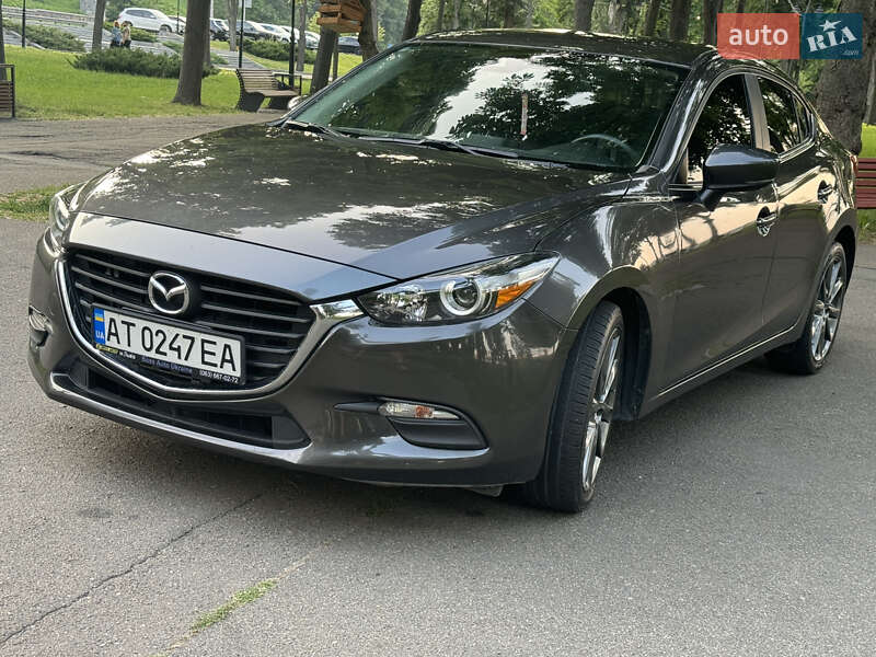 Седан Mazda 3 2017 в Киеве