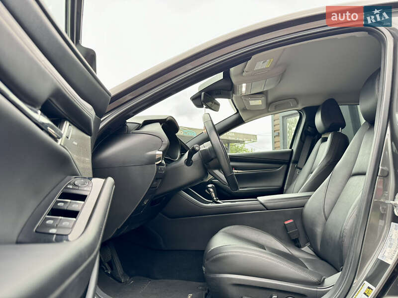 Седан Mazda 3 2019 в Виннице