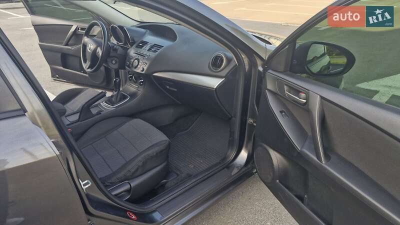 Седан Mazda 3 2012 в Киеве фото 16 Седан Mazda 3 2012 в Киеве
