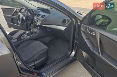 Седан Mazda 3 2012 в 