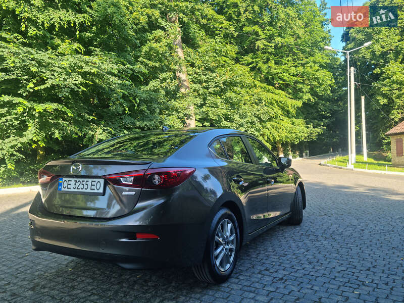 Седан Mazda 3 2013 в Чернівцях