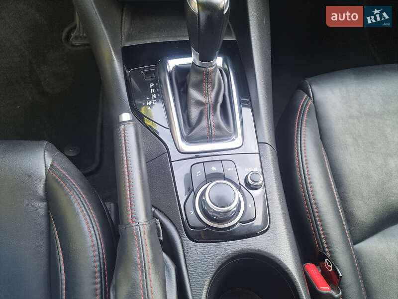 Седан Mazda 3 2013 в Чернівцях