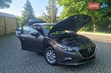 Седан Mazda 3 2013 в Чернівцях