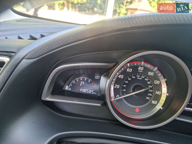 Седан Mazda 3 2013 в Чернівцях
