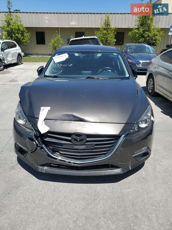 Седан Mazda 3 2013 в Чернівцях