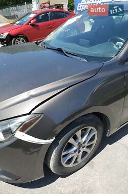 Седан Mazda 3 2013 в Чернівцях