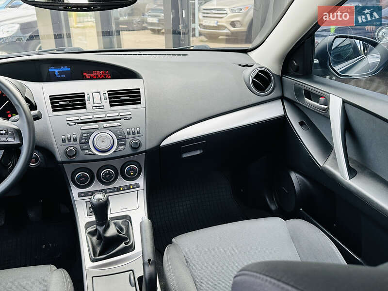 Хэтчбек Mazda 3 2011 в Харькове