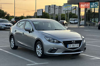 Седан Mazda 3 2015 в 