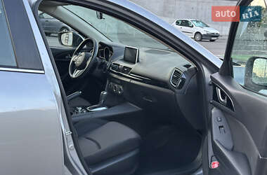 Седан Mazda 3 2015 в 