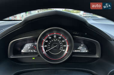 Седан Mazda 3 2015 в 