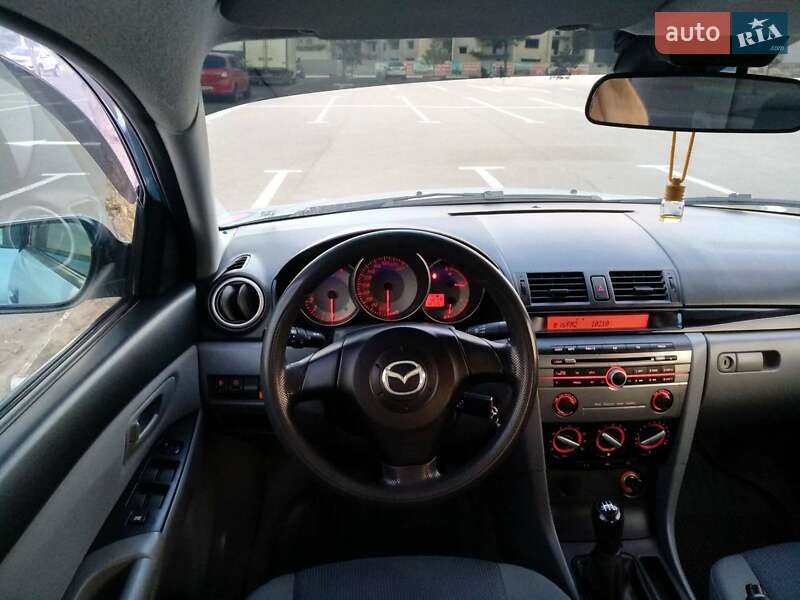 Седан Mazda 3 2007 в Бобринце