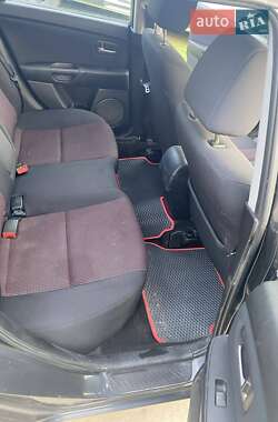 Хэтчбек Mazda 3 2005 в 