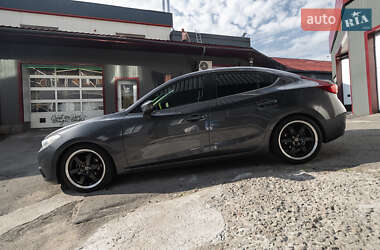 Седан Mazda 3 2013 в 