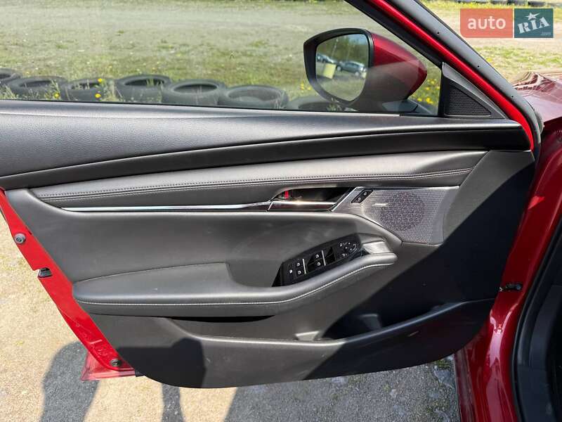 Седан Mazda 3 2019 в Львове