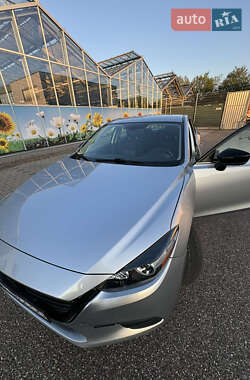 Седан Mazda 3 2017 в 