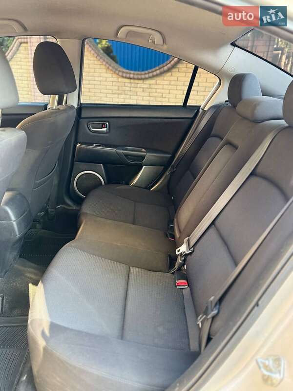 Седан Mazda 3 2008 в Тернополі