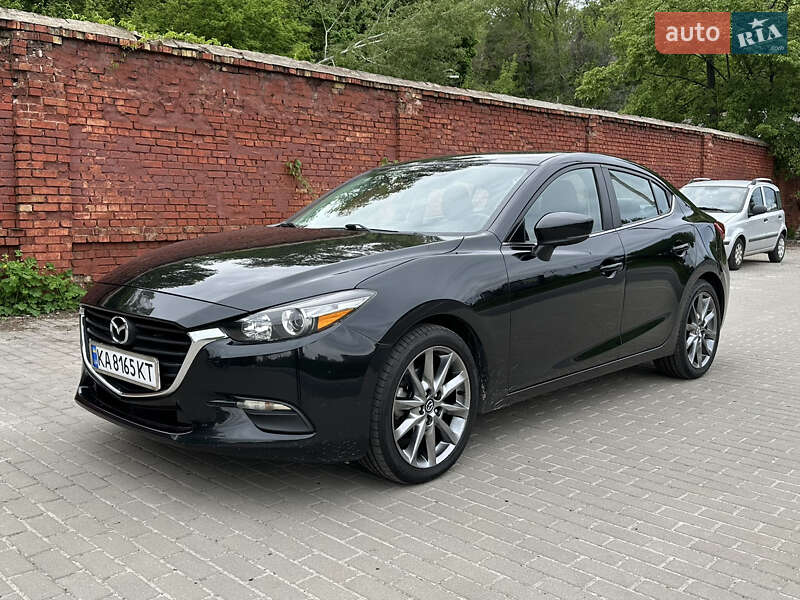 Седан Mazda 3 2018 в Киеве