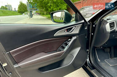 Седан Mazda 3 2018 в 