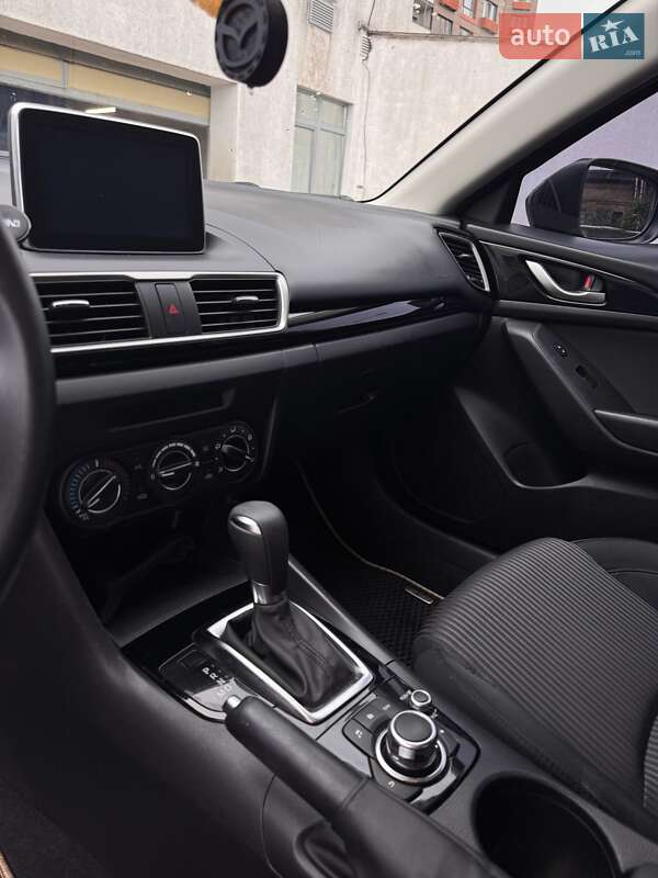 Седан Mazda 3 2016 в Києві