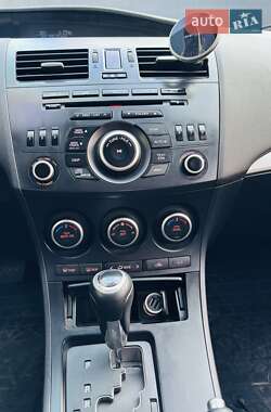 Седан Mazda 3 2013 в 