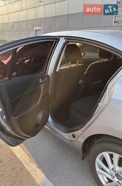 Седан Mazda 3 2013 в Дніпрі