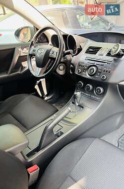 Седан Mazda 3 2013 в Дніпрі