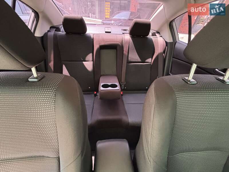 Седан Mazda 3 2013 в Днепре