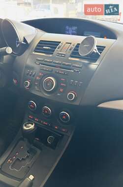 Седан Mazda 3 2013 в Дніпрі