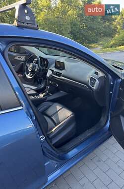 Седан Mazda 3 2017 в 